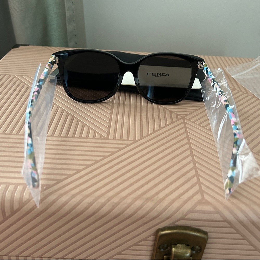Fendi Sunglasses 56mm Black Multicolor Casual Luxury Classic Summer Vacation - Picture 6 of 16